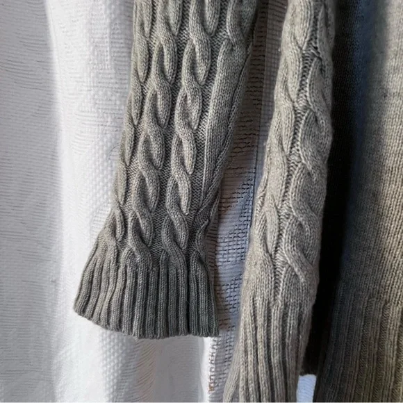 Alashan Wool and Cashmere Blend Fisherman Turtleneck in Sage Green size Large - Picture 13 of 15